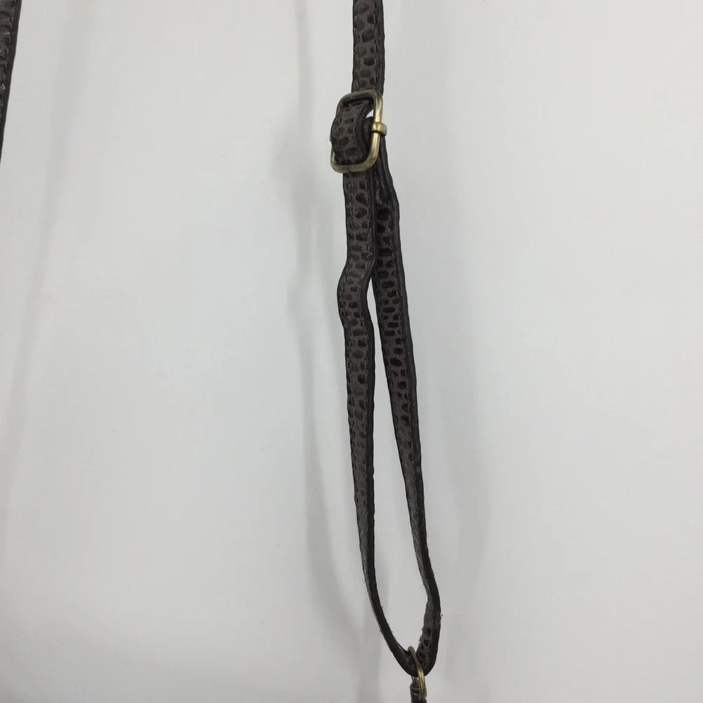 The Unbranded Brand color grey